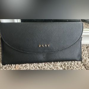 DKNY wallet